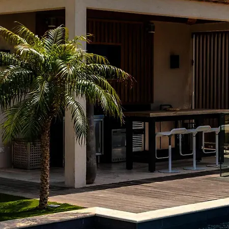 Private Luxury Minutes From The * Porto Vecchio